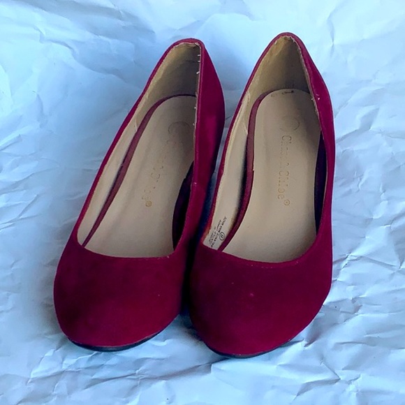 Chase & Chloe Red Velvet Wedge - Picture 1 of 5